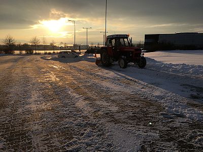 Úklid sněhu a posyp chodníků a silnic