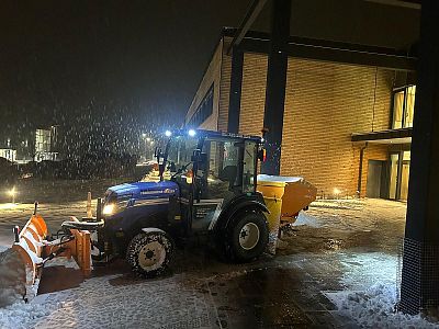 Úklid sněhu a posyp chodníků a silnic