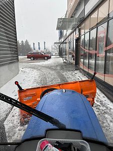 Úklid sněhu a posyp chodníků a silnic